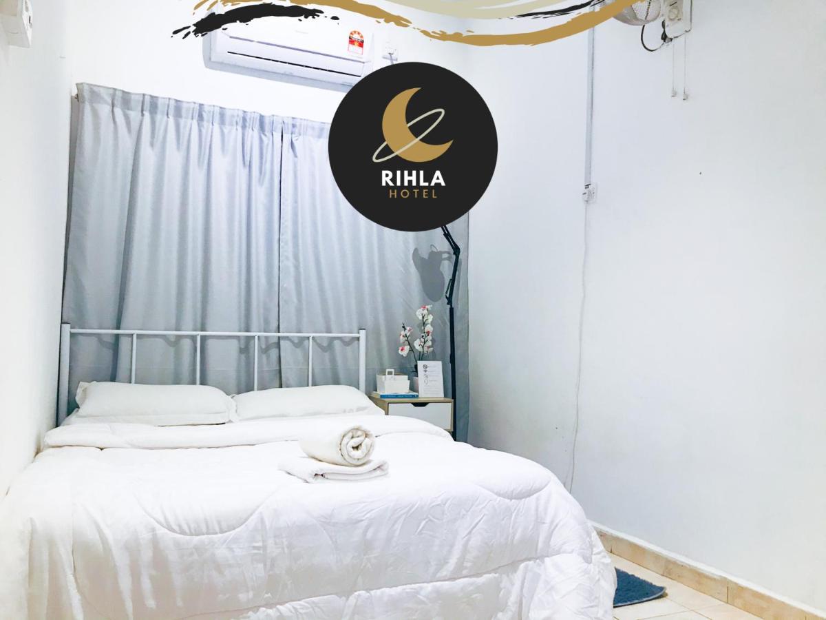 Rihla Dataran Tengah Hostel กัวมูสัง ภายนอก รูปภาพ